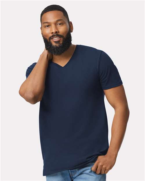 Gildan 64V00 Unisex Softstyle® V-Neck T-Shirt