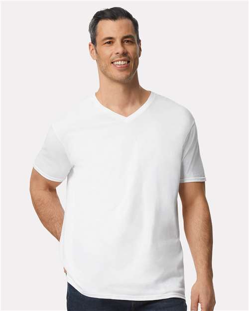 Gildan 64V00 Unisex Softstyle® V-Neck T-Shirt