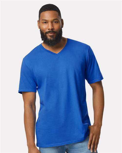 Gildan 64V00 Unisex Softstyle® V-Neck T-Shirt