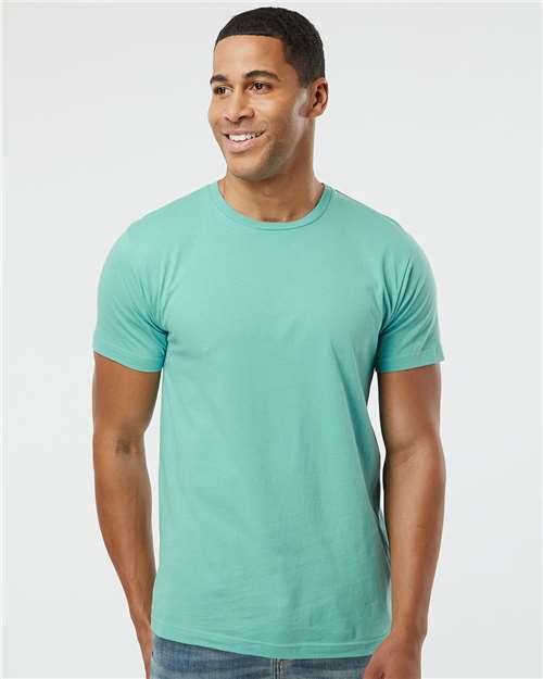 LAT 6901 Unisex Fine Jersey Tee