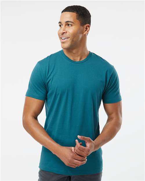 LAT 6901 Unisex Fine Jersey Tee