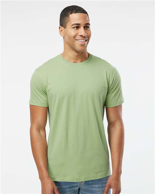 LAT - Unisex Fine Jersey Tee - 6901